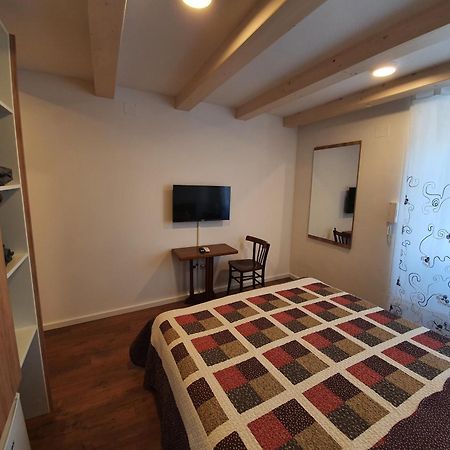 Room Cs Cres Bagian luar foto